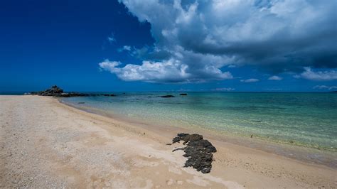 沖繩離島哪個近：探索沖繩群島中隱藏的海島秘境與文化交融